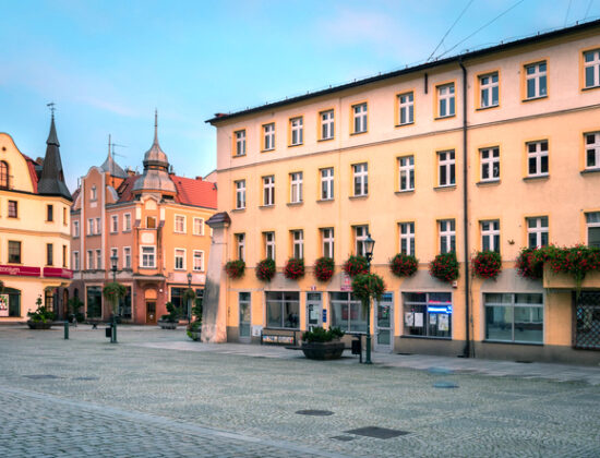 Ratusz i Rynek w Żarach