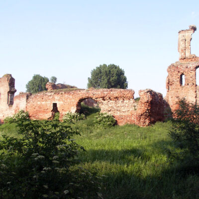 Ruiny zamku w Besiekierach