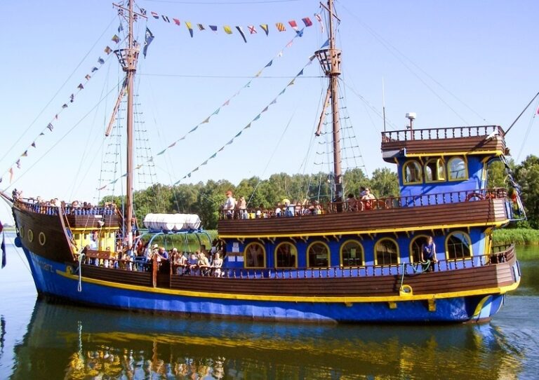 Rejsy po Morzu Bałtyckim statkiem pirackim