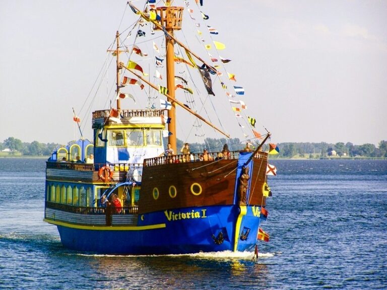 Rejsy po Morzu Bałtyckim statkiem pirackim