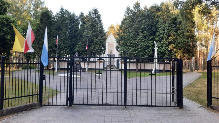 Dolina 96 Dębów Smoleńskich