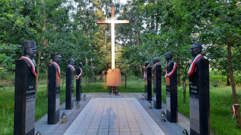 Dolina 96 Dębów Smoleńskich