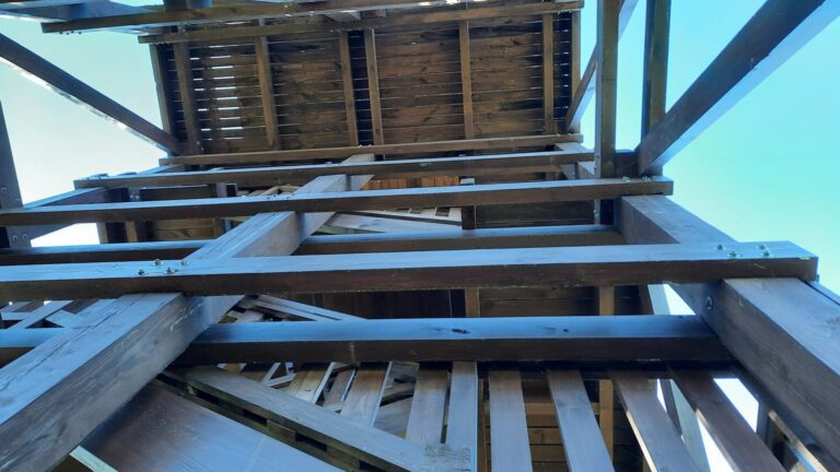 Wieża widokowa nad jeziorem Lidzbarskim