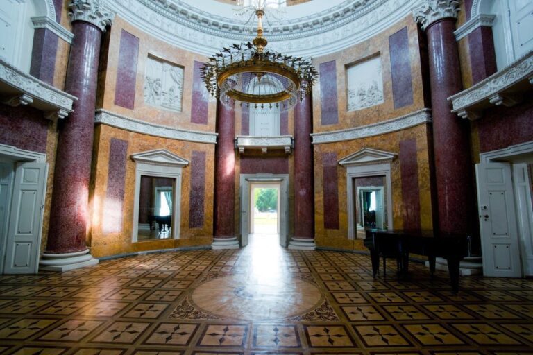 Pałac Lubostroń