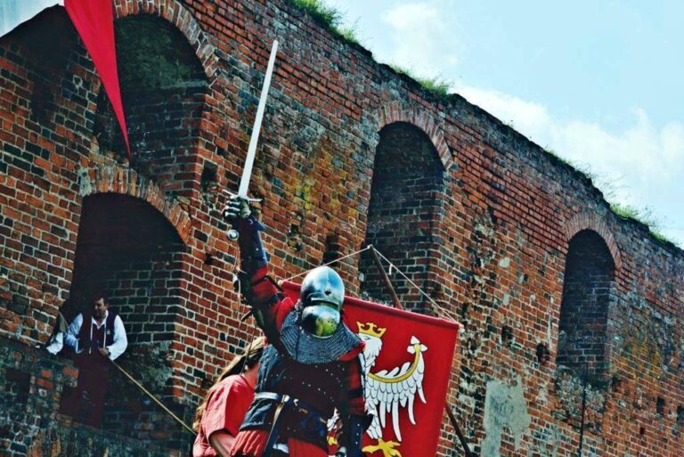 Ruiny Zamku Dybów i Gród Nieszawa w Toruniu