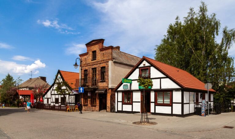 Deptak Ulica Wiejska w Helu