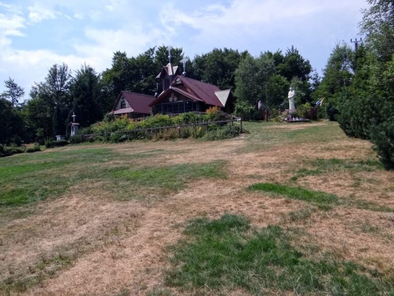 Groń Jana Pawła II (890 m n.p.m.)