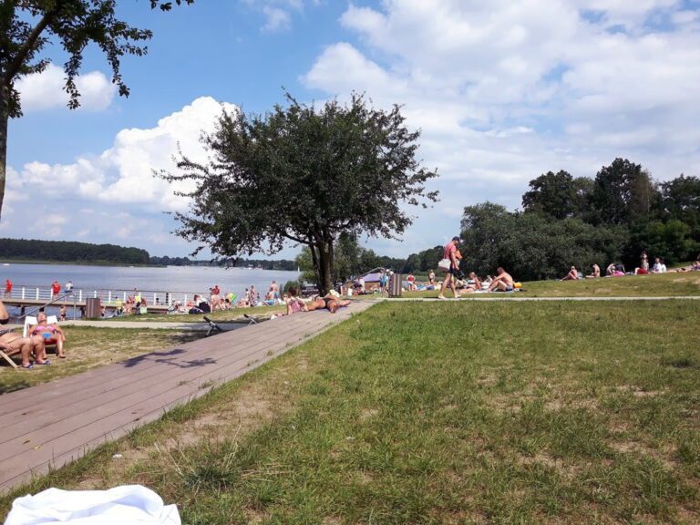 Plaża Miejska 'Dzika' - Jezioro Jeziorak