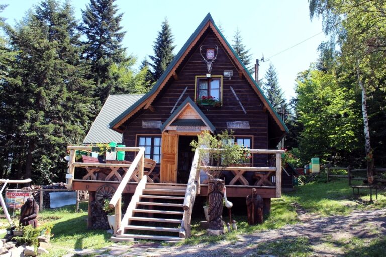 Schronisko PTTK na Kudłaczach 730 m n.p.m.
