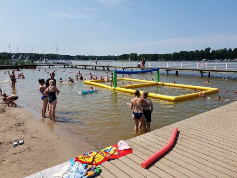 Plaża Miejska 'Dzika' - Jezioro Jeziorak