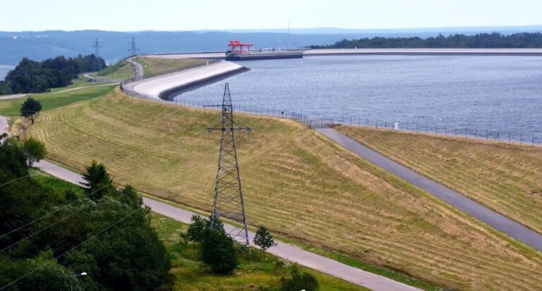 Górny zbiornik elektrowni szczytowo-pompowej „Żarnowiec”