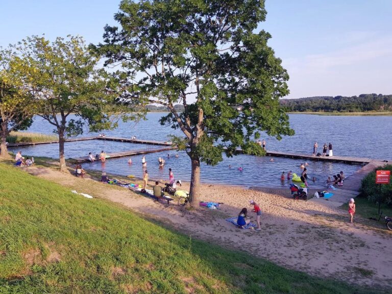 Plaża miejska – Jezioro Jemiołowo