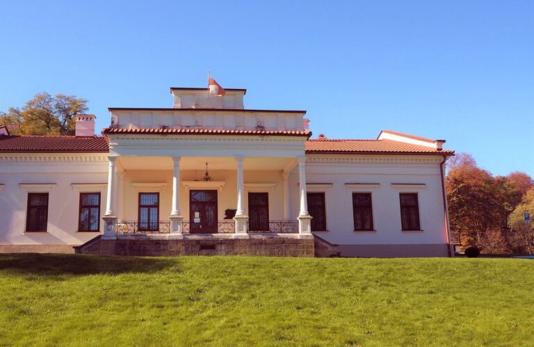 Dwór Ignacego Jana Paderewskiego w Kąśnej Dolnej