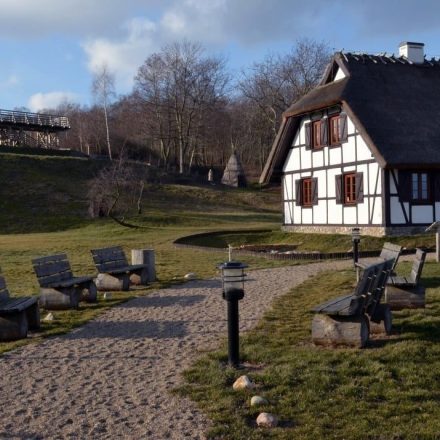 Park Kulturowy – Osada Łowców Fok w Rzucewie Gmina Pucka
