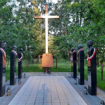 Dolina 96 Dębów Smoleńskich