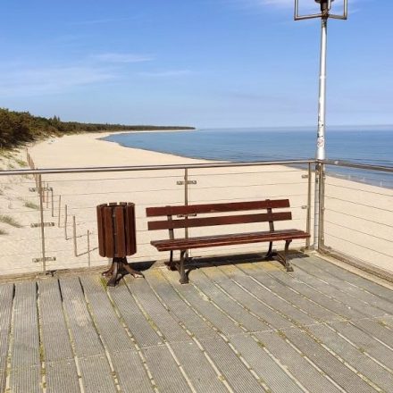 Taras widokowy na plaży w Grzybowie