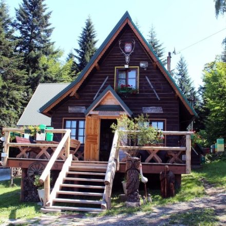 Schronisko PTTK na Kudłaczach 730 m n.p.m.